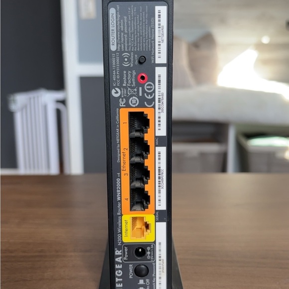 NETGEAR Black Cable Modem - Picture 11 of 11